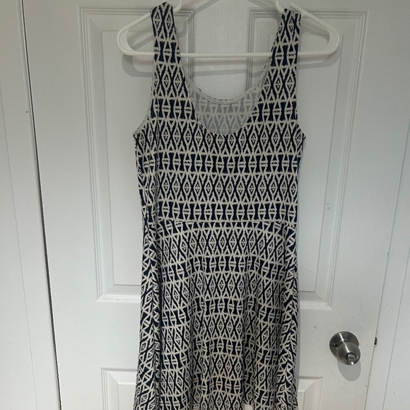 Beautif Graphic dress - Picture 1 of 2